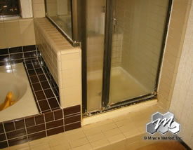 Before Miracle Method refinished the tub and shower
