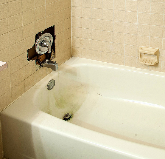 How to Refinish a Bathtub